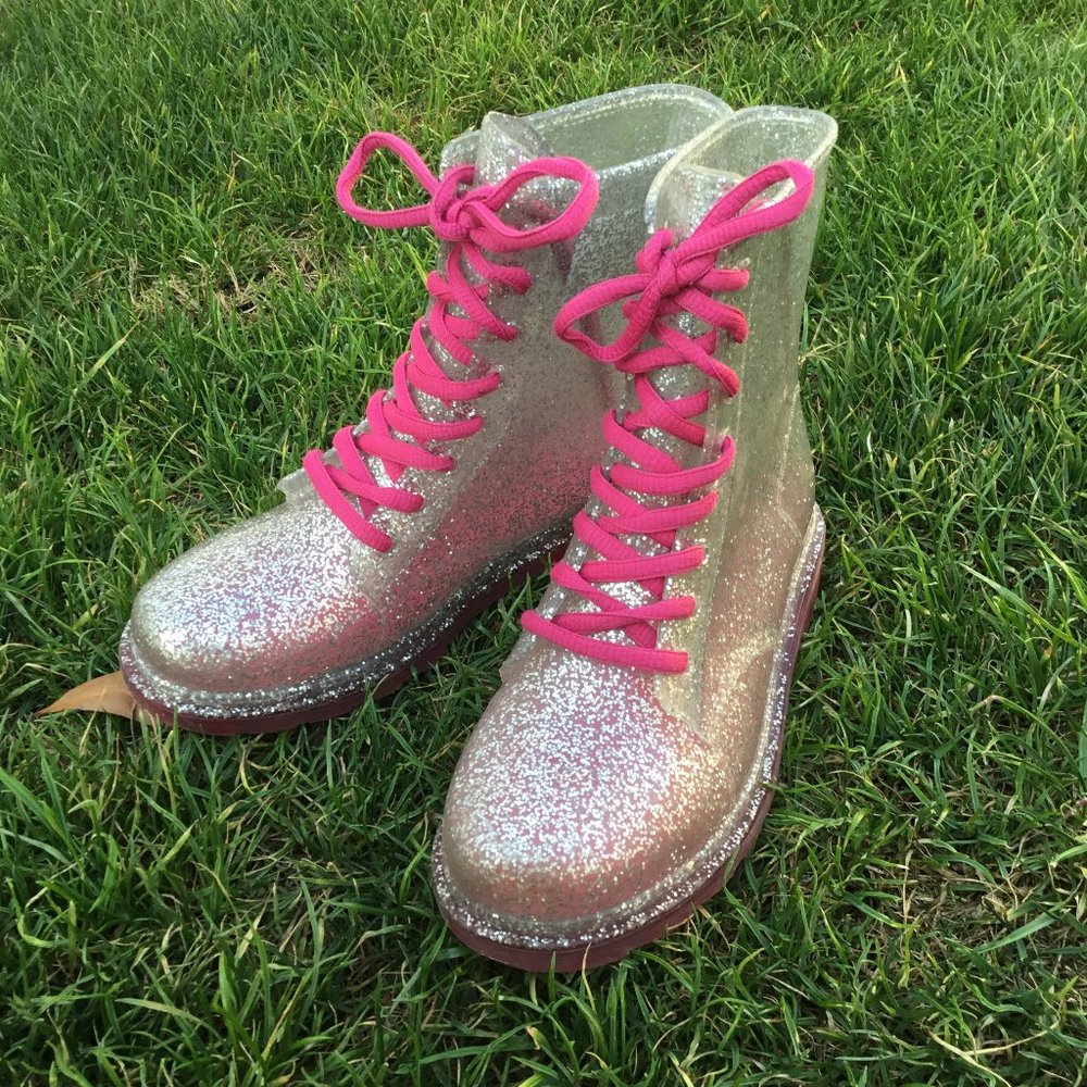 Clear glitter combat boots! Pink soles. Girls13-1